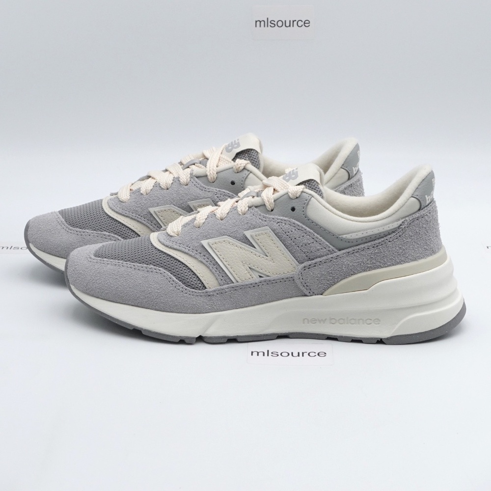 NEW Women's New Balance 997R Suede Sneakers U997REE Concrete/Linen
